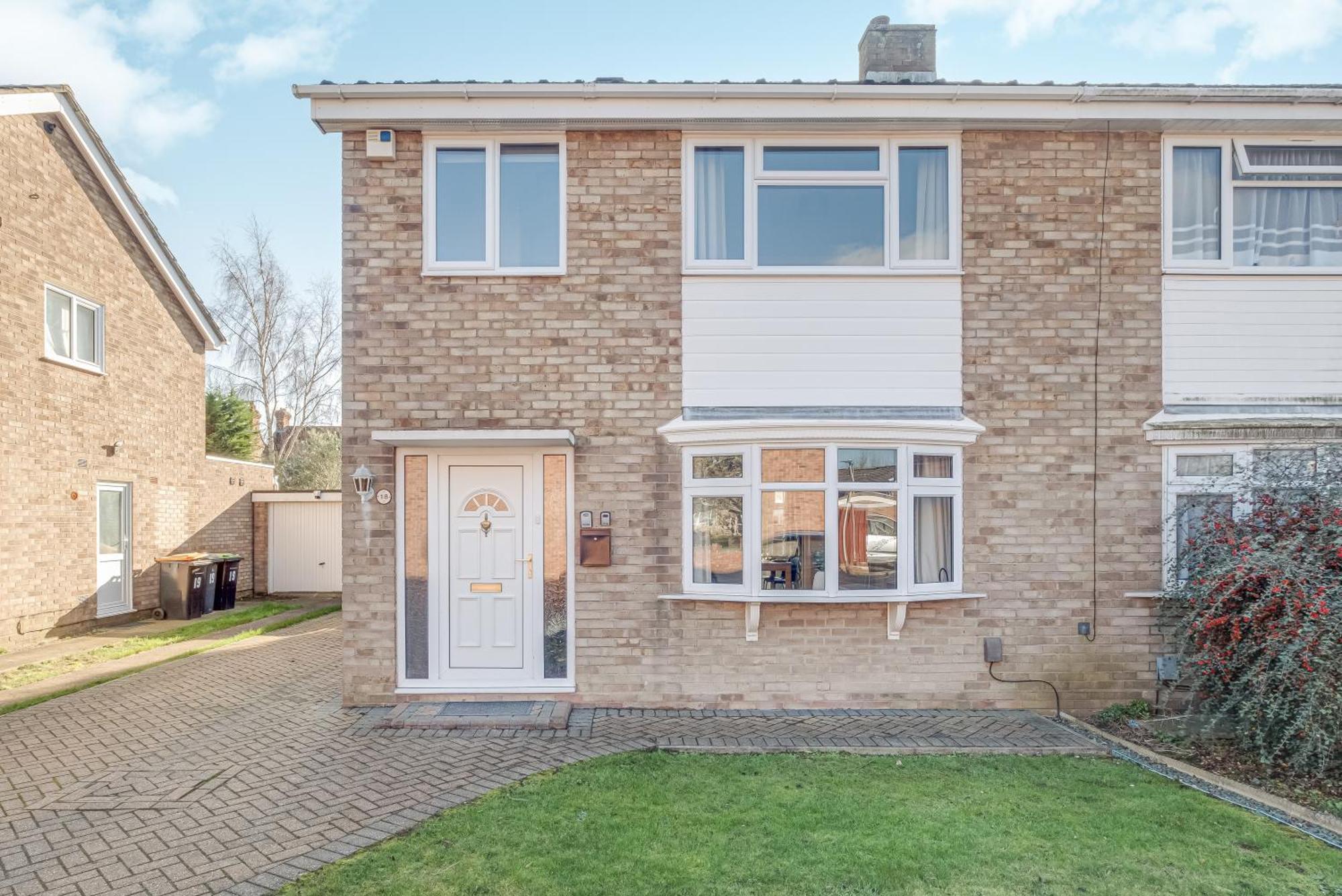 Comfy And Freshly Redecorated Home By Our Home Short Stays Close To Town Centre With Free Parking Bedford Exterior photo